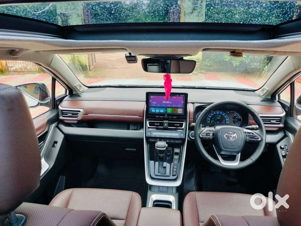 Toyota Innova Hycross 2.0 Zx (o) Hybrid 7 Str, 2024, Petrol