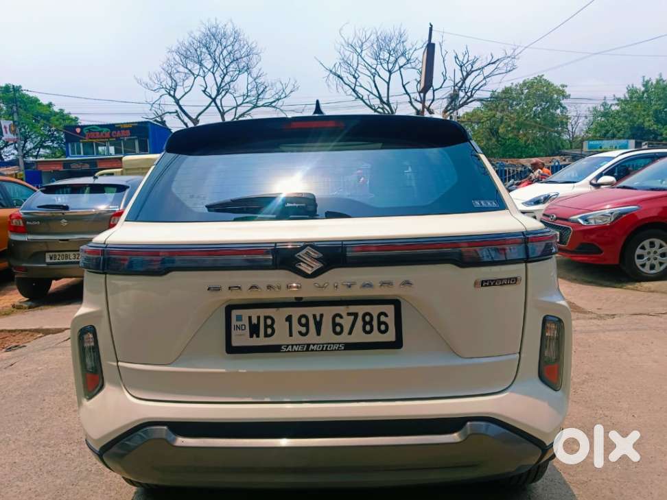 Maruti Suzuki Grand Vitara 1.5 Alpha Plus Intelligent Hybrid Ecvt, 2..