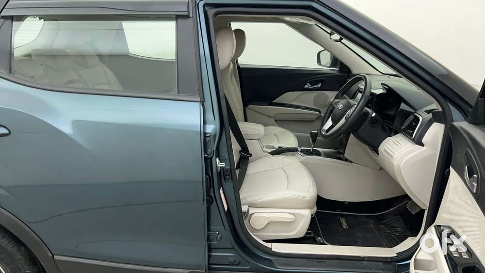 Mahindra Xuv300 1.2 W8 (o) Amt Petrol, 2022, Petrol