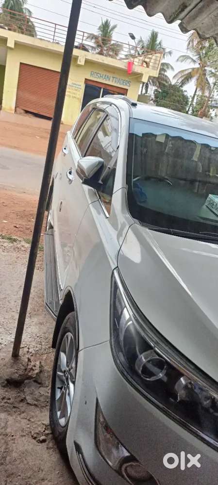 Toyota Innova Crysta 2016 Diesel 94000 Km Driven