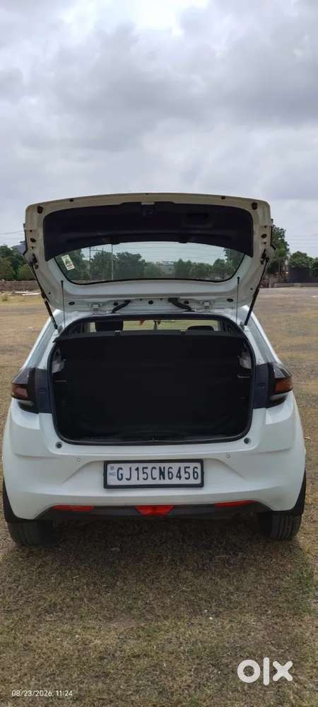Tata Altroz Xz Plus (s) Diesel, 2023, Diesel