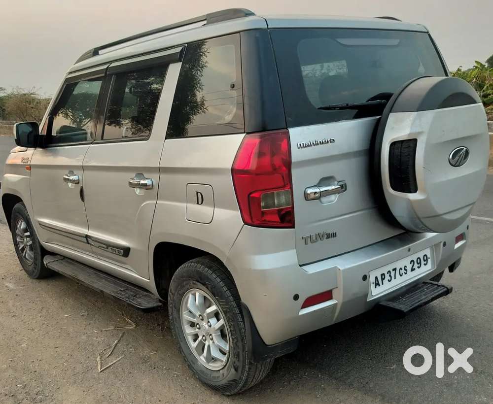 Mahindra Tuv 300 T 8