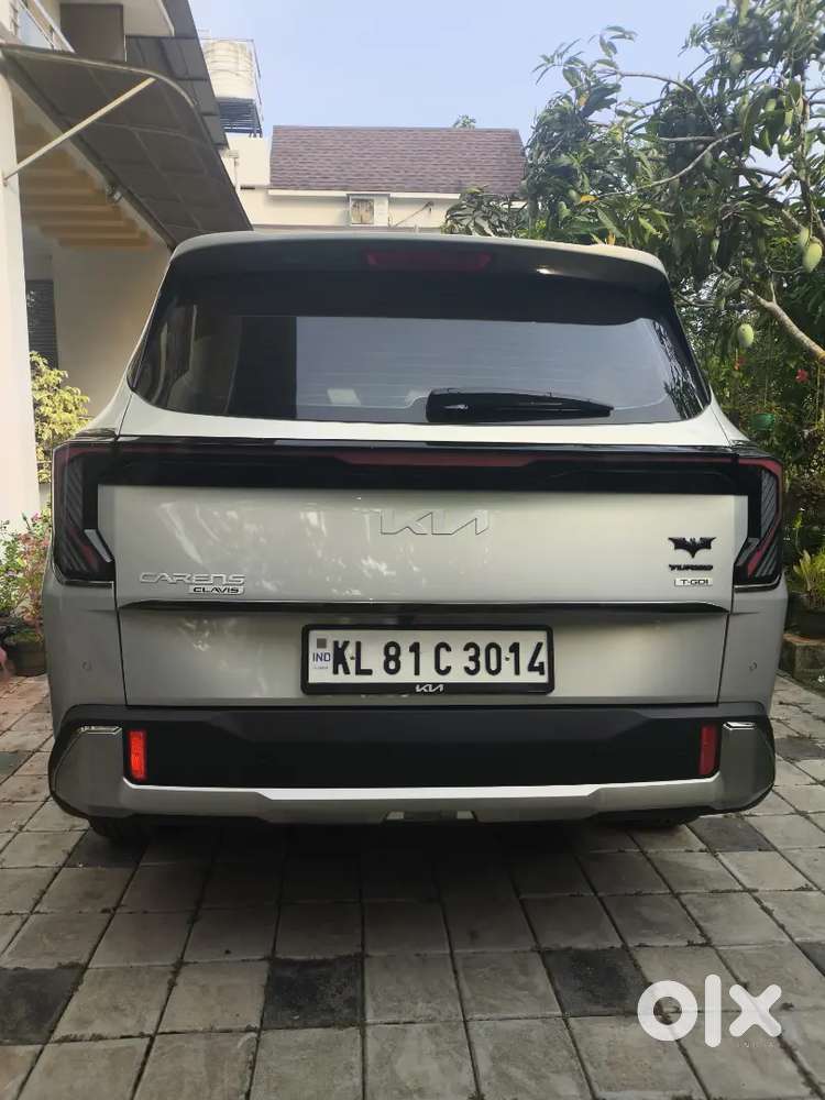 Kia Carens Clavis 2025 Petrol Well Maintained