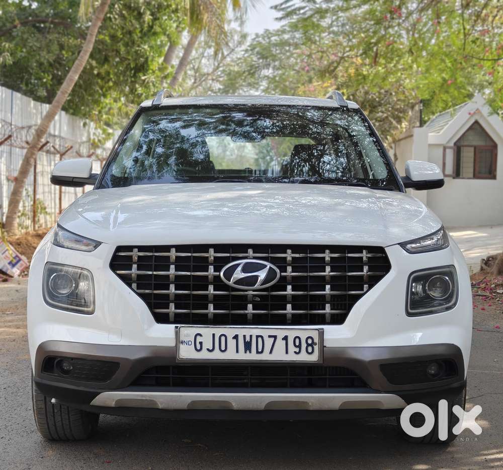 Hyundai Venue Sx+ At, 2021, Petrol