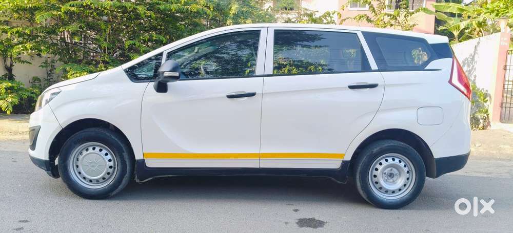 Mahindra Marazzo M2, 2022, Diesel