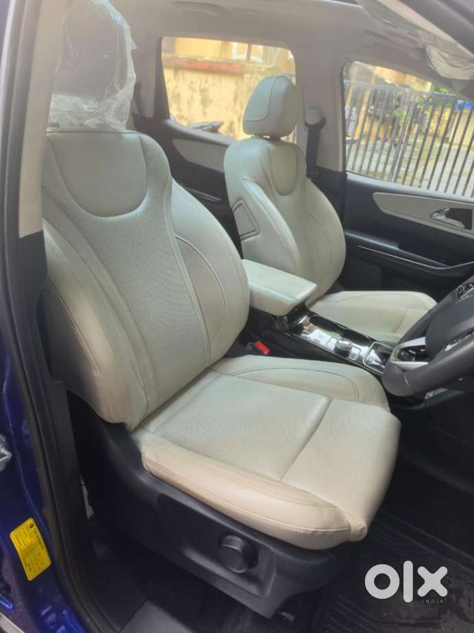Mahindra Xuv700 2.2 Ax 7 Diesel At Luxury Pack Str, 2025, Diesel