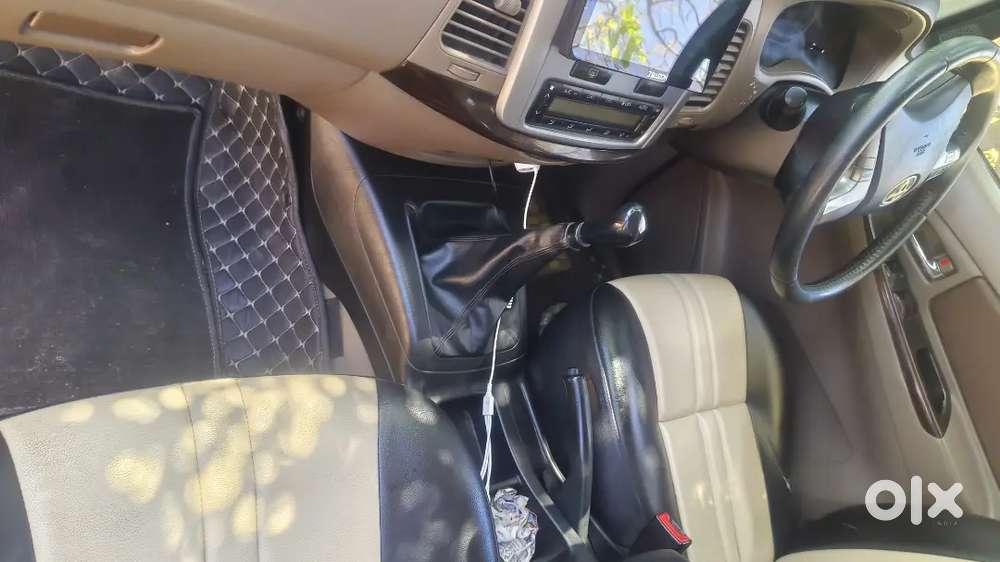 Toyota Innova 2015
