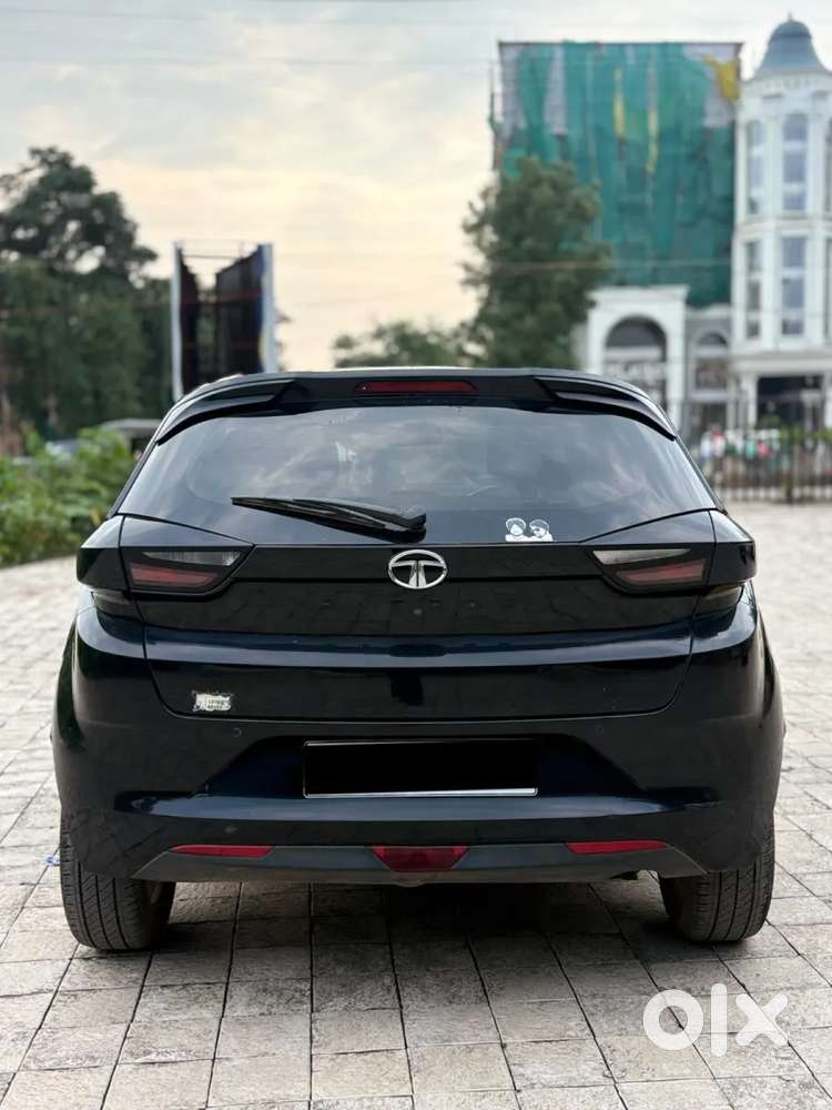 Tata Altroz 1.2 Xz Plus Dark Edition, 2022, Petrol
