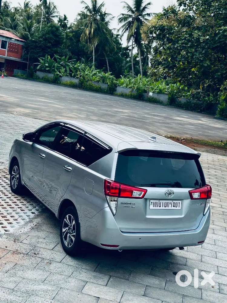 2022 Crysta Single Ownership 2lakh Kilometers