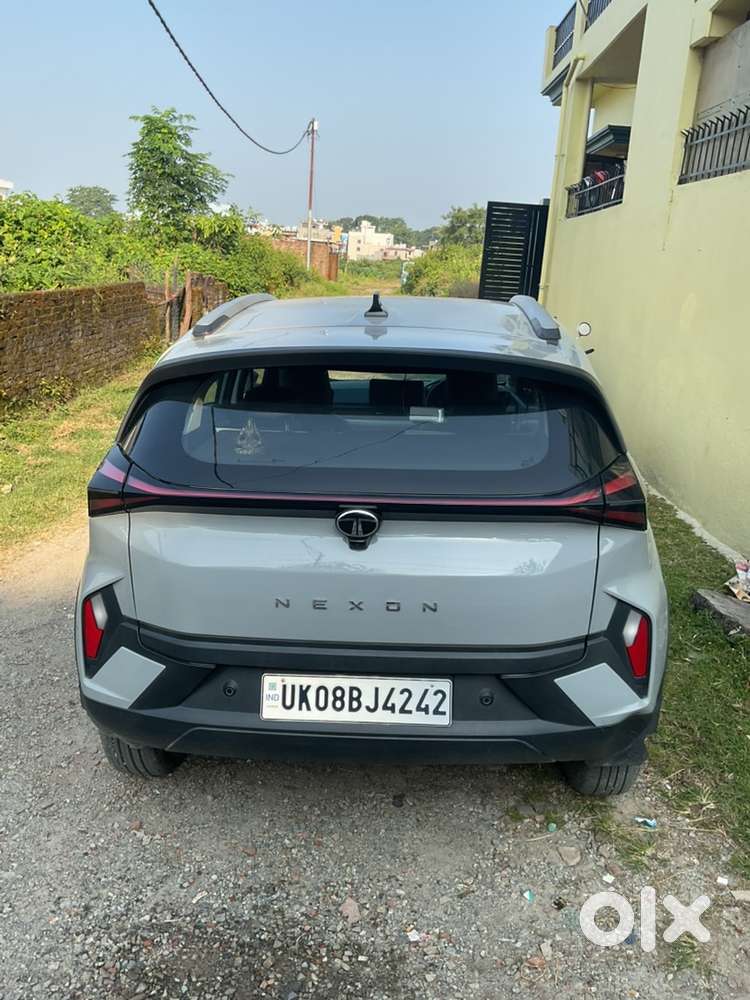 Tata Nexon Pure S Amt 2025 (automatic With Sunroof)