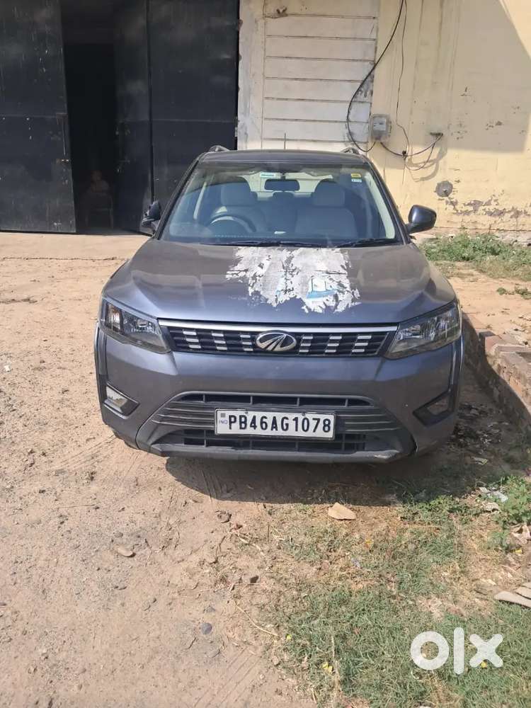 Mahindra Xuv300 1.5 W6 2021 Variant