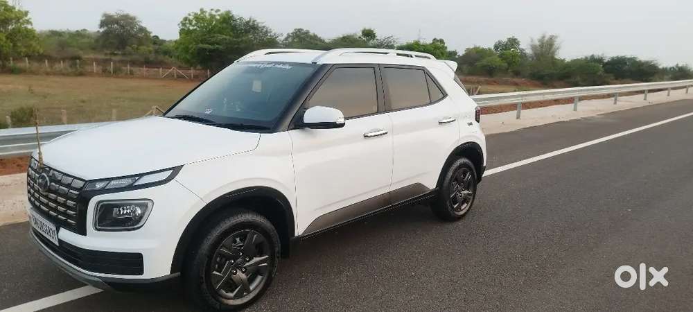 Hyundai Venue 2024 Good Maintenance Well Condition -57000
