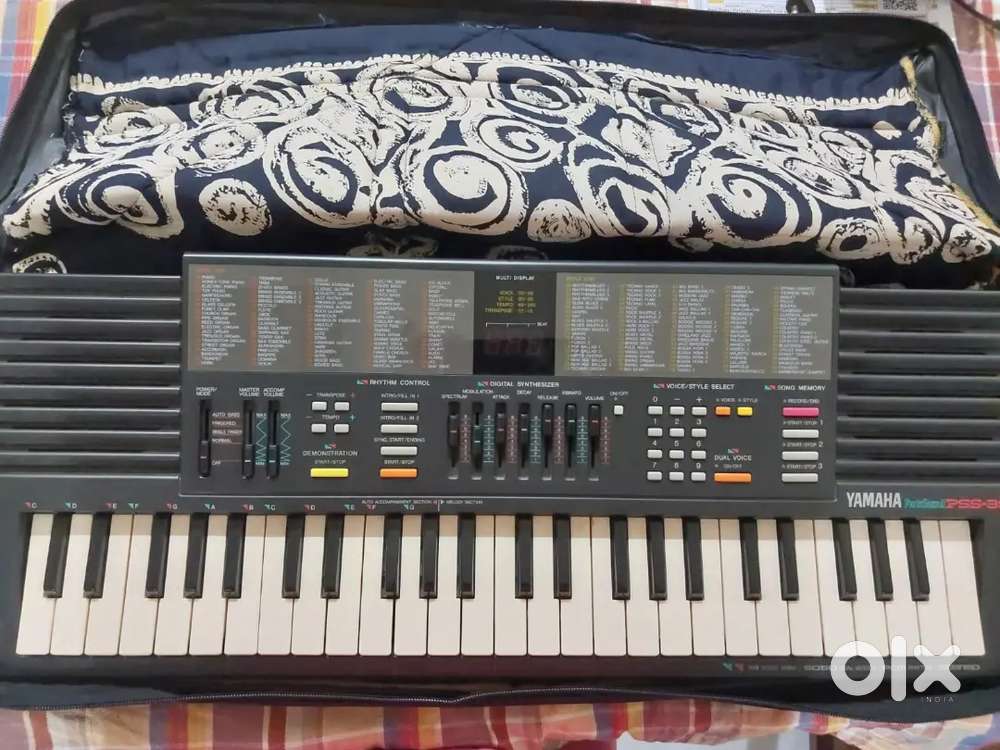 The Yamaha PortaSound PSS-390 Piano or Keyboard - Musical