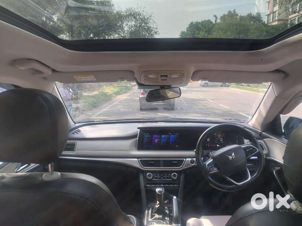 Mahindra Xuv700 2.2 Ax 7 Diesel Mt Luxury Pack Str, 2022, Diesel
