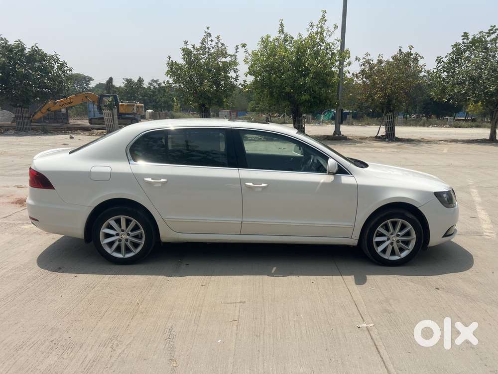 Skoda Superb 1.8 Elegance Tsi At, 2016, Petrol