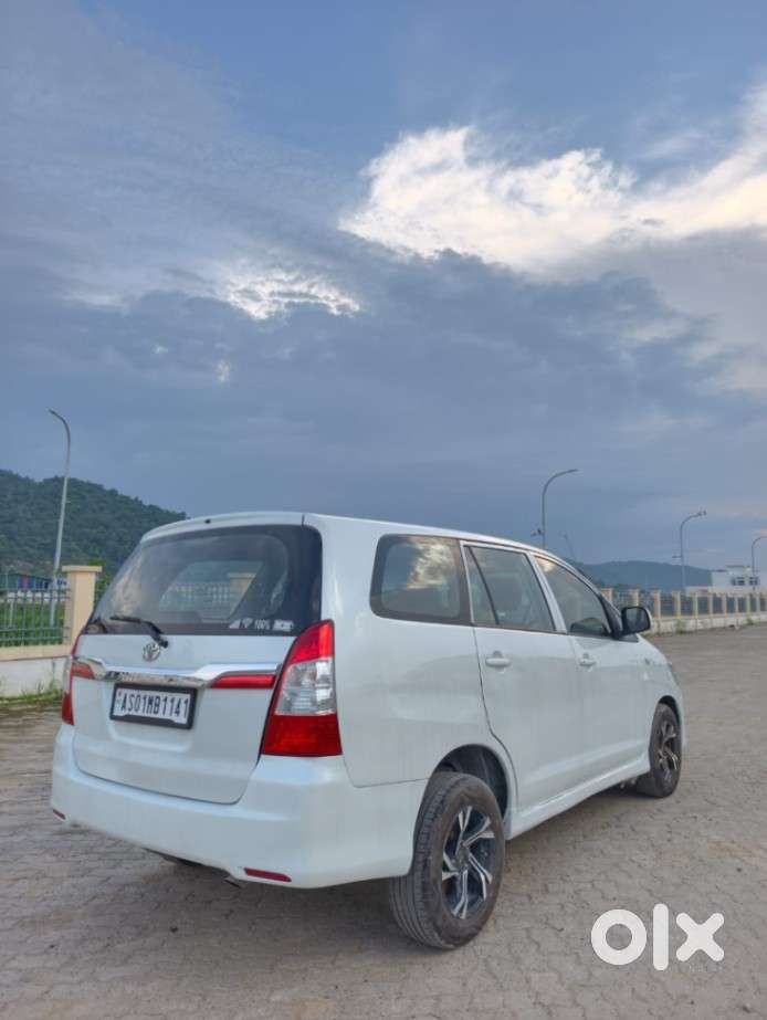 Toyota Innova 2.5 G (diesel) 8 Seater, 2012, Diesel