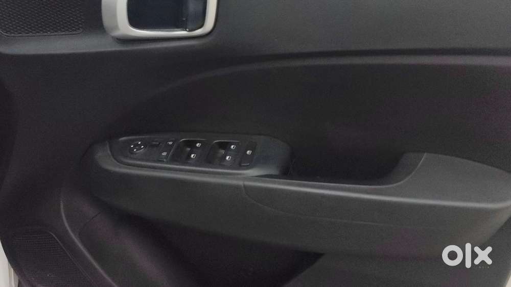Hyundai Venue S, 2022, Petrol