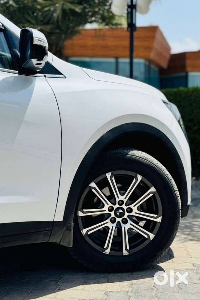 Mahindra Xuv700 2.2 Ax 7 Diesel At Luxury Pack Str, 2025, Diesel