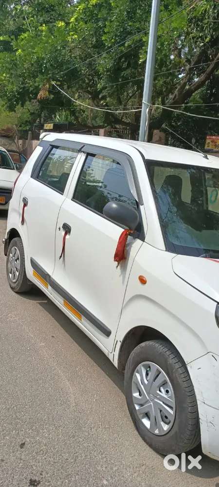 Car Par Lon Nhi Hai