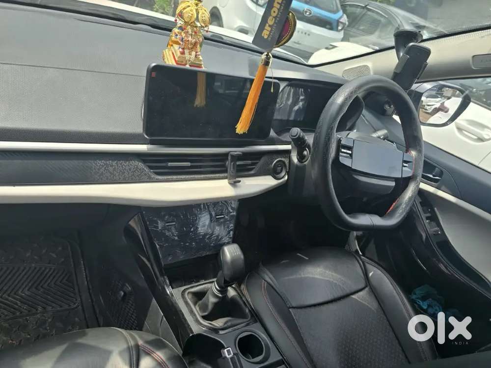 Tata Nexon Creative Plus Ps Dt Cng 2025