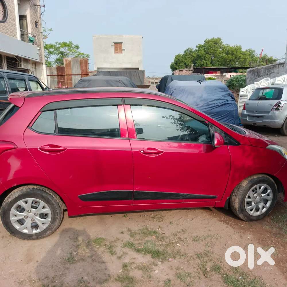 Grand I10 Sportz Second Owner Geniune Kms Used