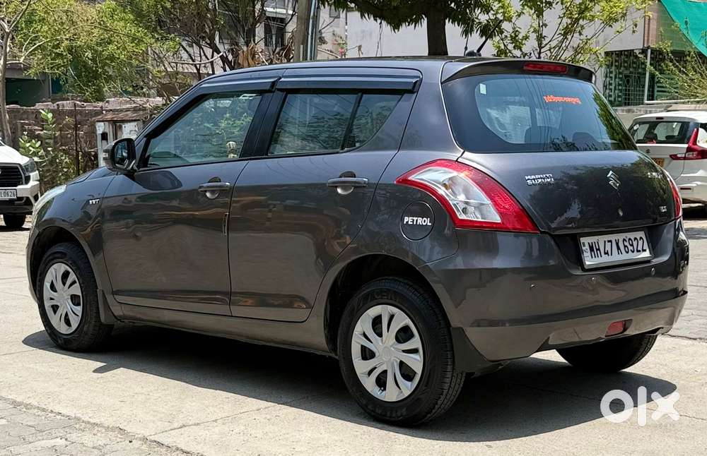 Maruti Suzuki Swift Vxi, 2016