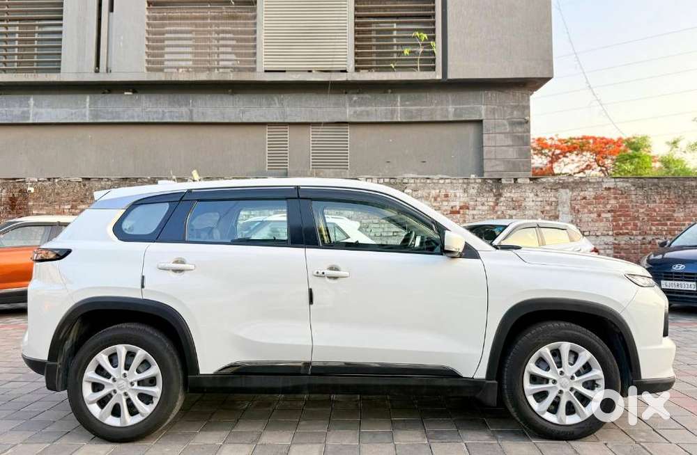 Maruti Suzuki Grand Vitara 1.5 Delta Smart Hybrid At, 2023, Petrol