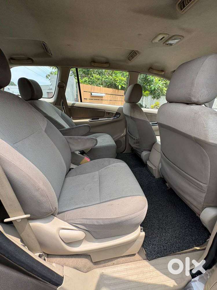 Toyota Innova 2.5 G (diesel) 7 Seater Bs Iv, 2006, Diesel