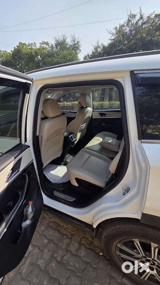 Mahindra Xuv700 2025 Diesel 30000 Km Driven