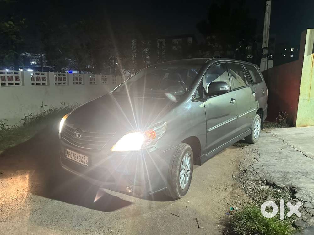 Toyota Innova 2012 Diesel Well Maintained