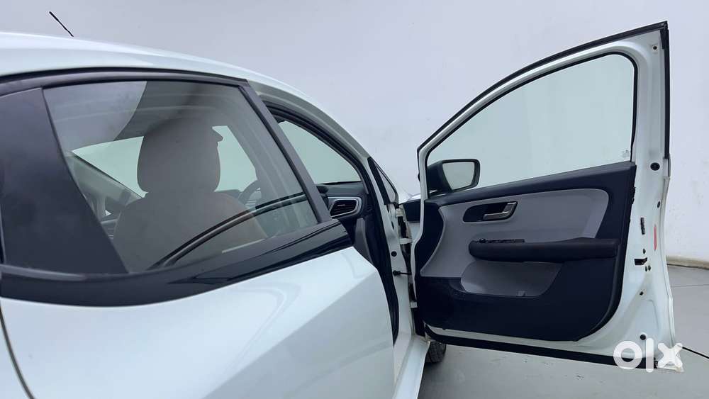 Tata Altroz Xz, 2020, Petrol