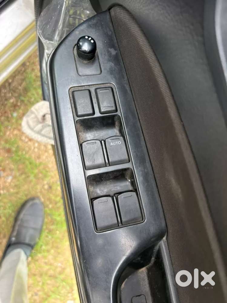 Maruti Suzuki Swift Vxi, 2013, Petrol