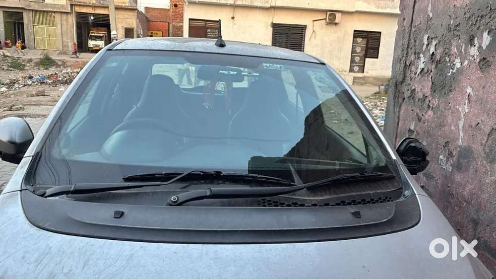 Tata Tiago Xt Petrol 2017