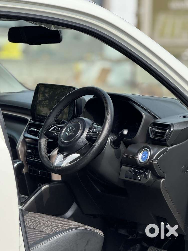 Maruti Suzuki Grand Vitara 1.5 Alpha Plus Intelligent Hybrid Ecvt, 2..