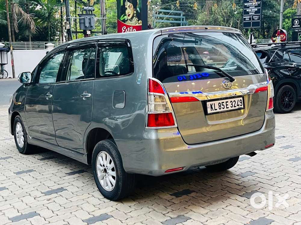 Toyota Innova 2.5 V 7seater Crysta Edition, 2014, Diesel
