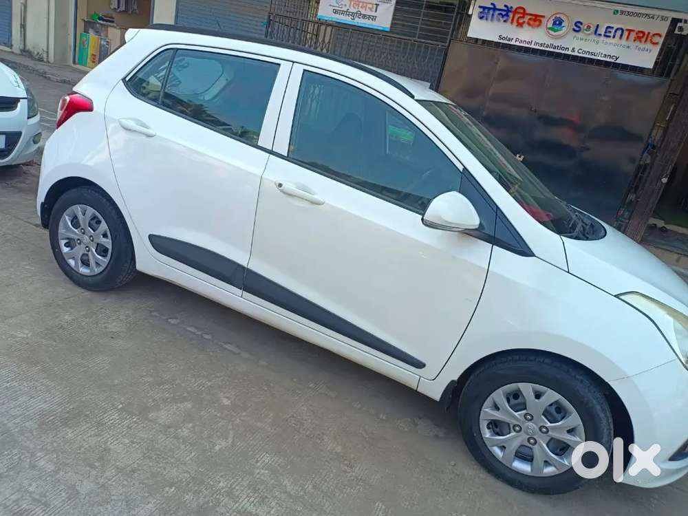 Hyundai Grand I10 2015 Diesel 102000 Km Driven