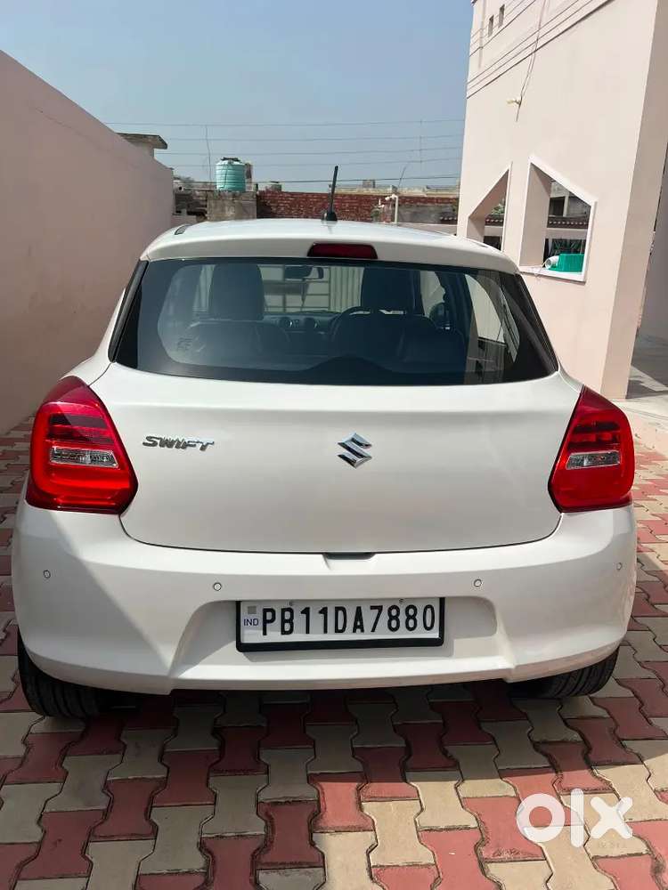 Maruti Suzuki Swift 2022 Petrol 12876 Km Driven