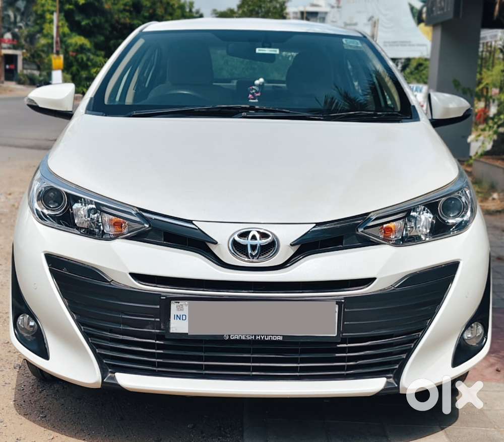 Toyota Yaris V Cvt, 2019, Petrol