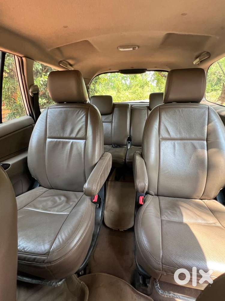 Toyota Innova 2015 Diesel Well Maintained