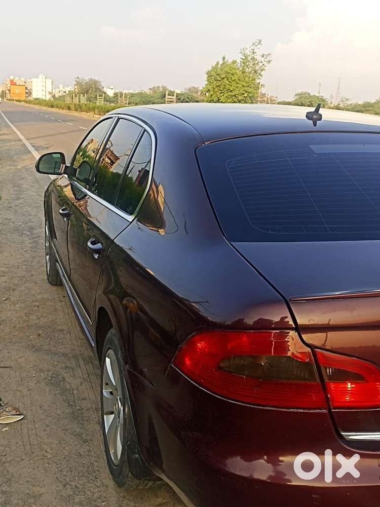 Skoda Superb 2011 Petrol Well Maintained