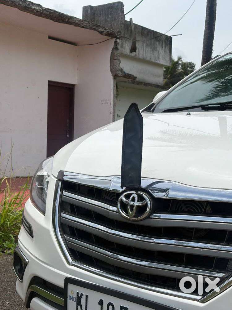 Toyota Innova 2.5 Vx 8 Seater Bs Iv, 2015, Diesel