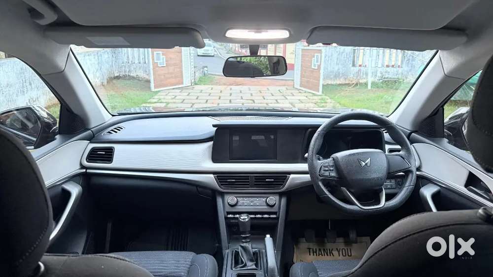 Mahindra Xuv700 2024 Petrol 15000 Km Driven 7 Seater