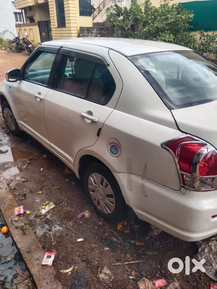 Maruti Suzuki Swift Dzire 2011