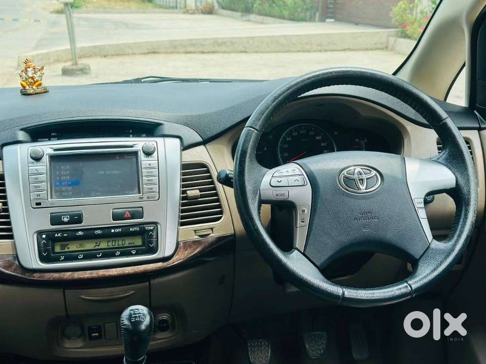 Toyota Innova [ ] 2.5 V Diesel 7 Str, 2015, Diesel