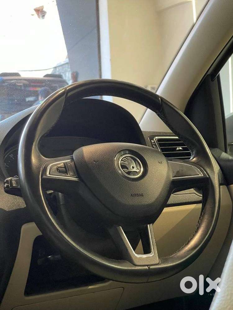 Skoda Rapid 1.0 Style At, 2020, Petrol