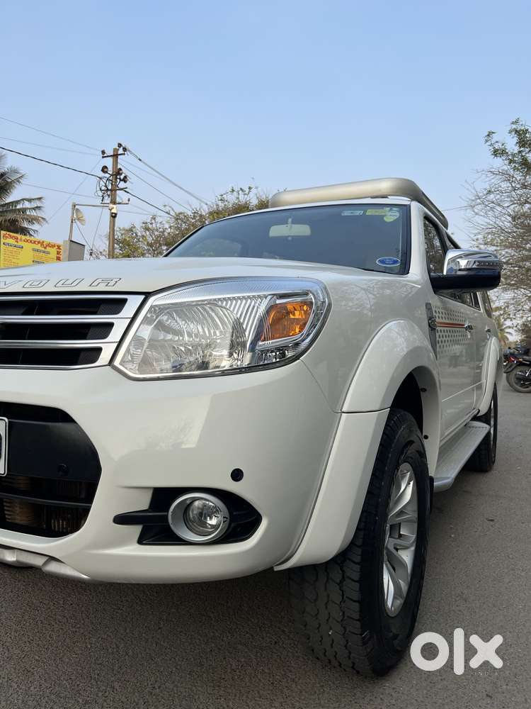 Ford Endeavour 3.2 Titanium At 4x4, 2014, Diesel