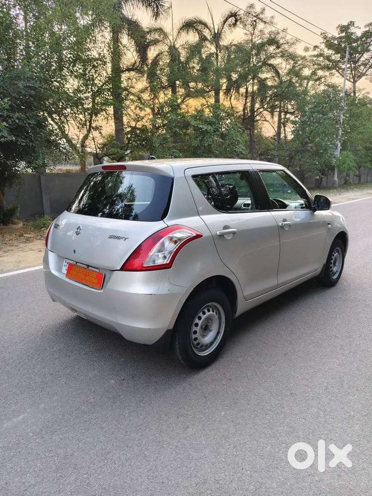 Maruti Suzuki Swift Lxi Optional-o, 2017, Petrol