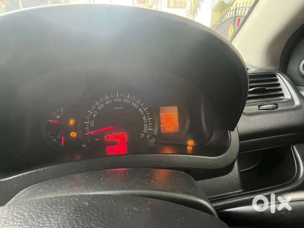 Maruti Suzuki Swift Vxi + Manual, 2012, Petrol