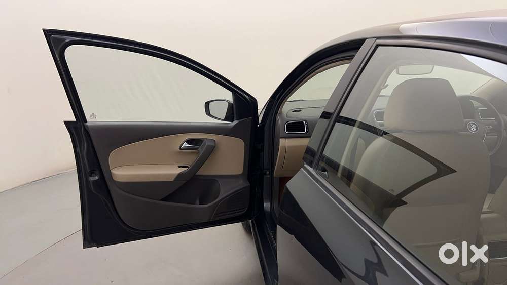 Volkswagen Vento Petrol Highline, 2016, Petrol