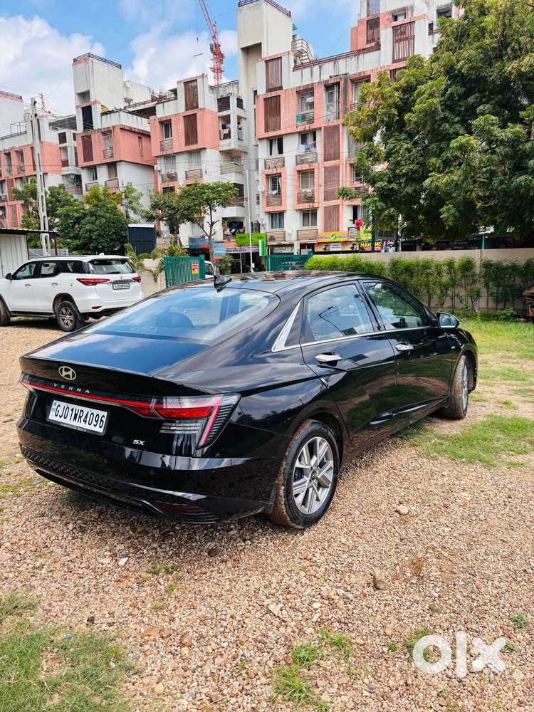Hyundai Verna 1.5 Sx Ivt, 2024, Petrol